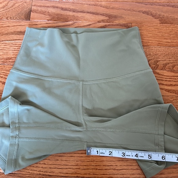 Lululemon align shorts. Size 4 - Picture 4 of 5